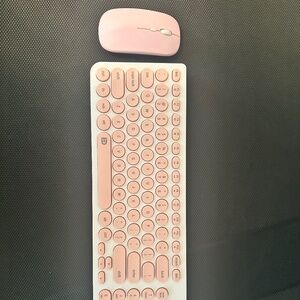 Pink & White bluetooth keyboard and mouse set